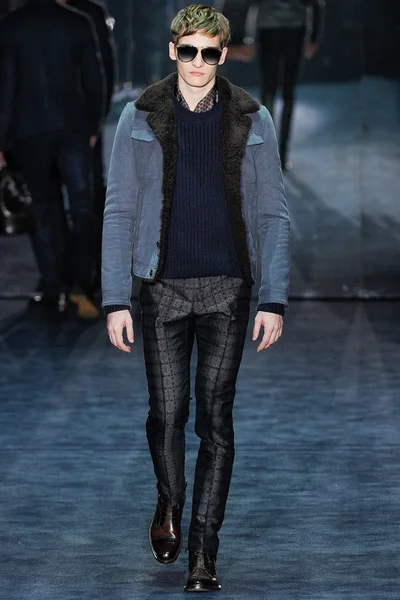 Look 8